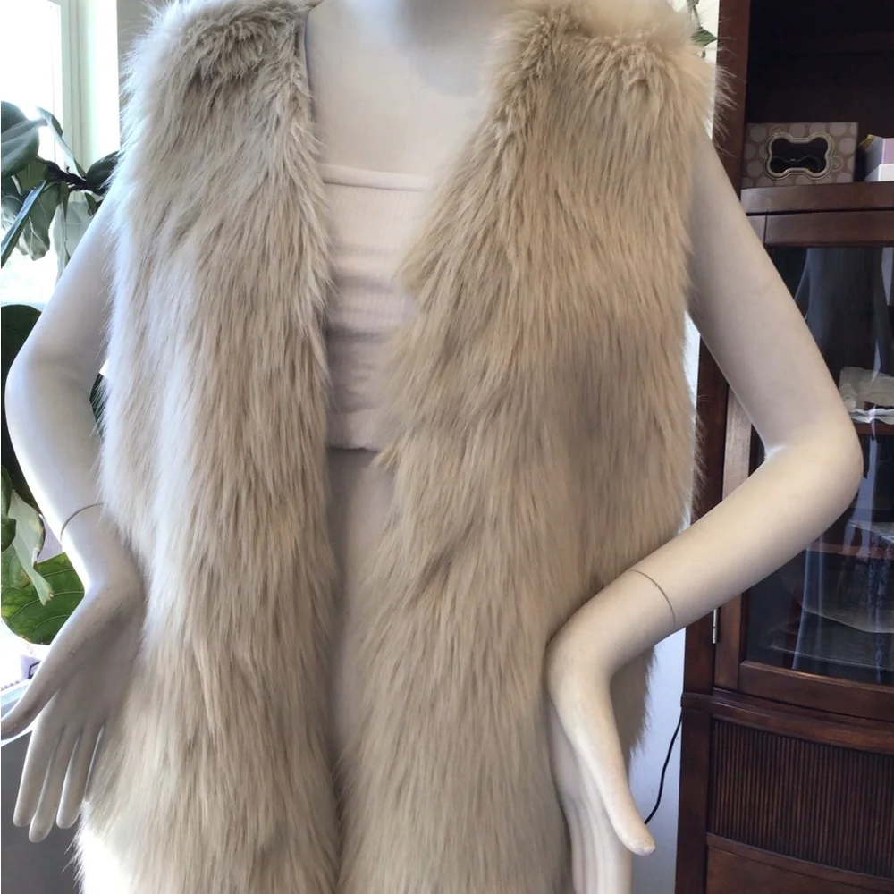 Vest - Picture 3 of 4